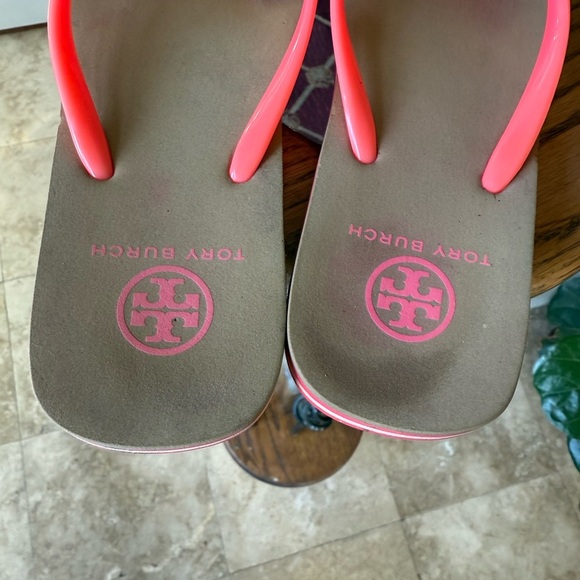 Tory Burch, jelly flip-flops, salmon, collard, good condition, size 8 - Picture 8 of 10